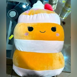 Squishmallows “Sawtelle” 16 inch